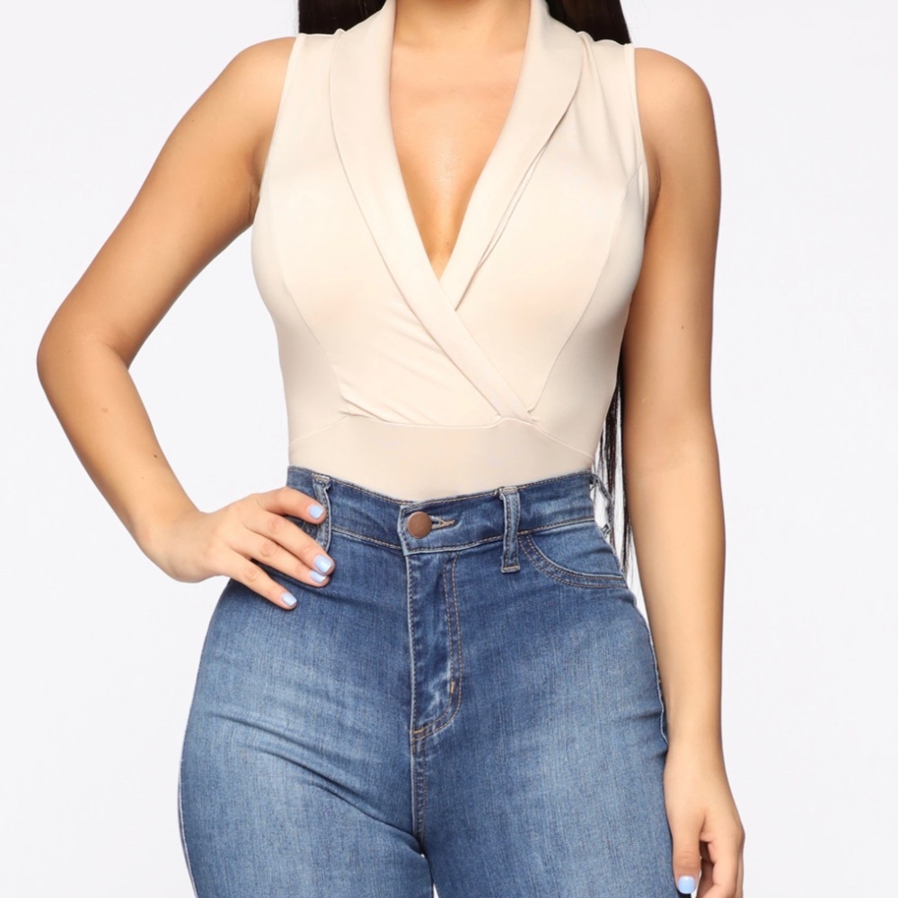 COLLARED PLUNGE BODYSUIT - M